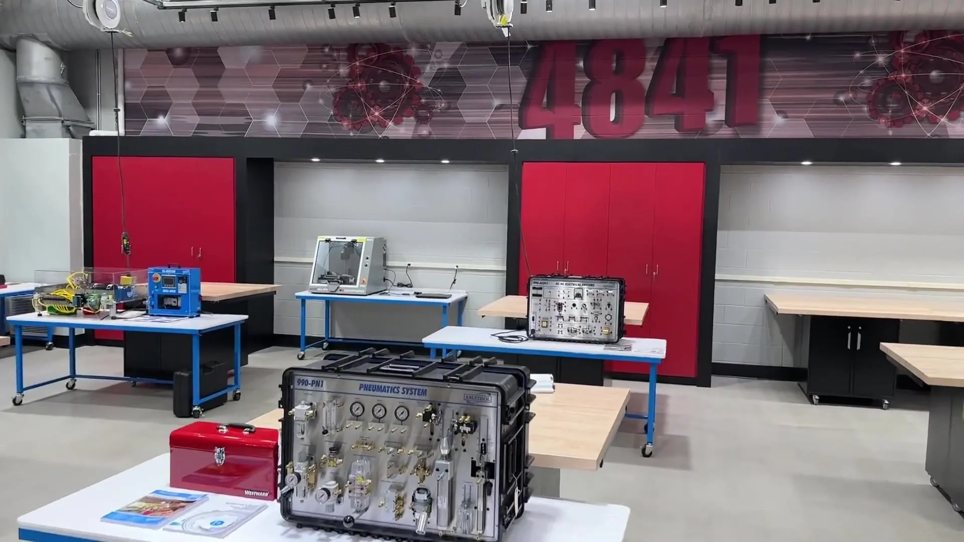 Walkthrough video of the renovated Walnut Ridge career tech labs, classrooms and collaboration spaces